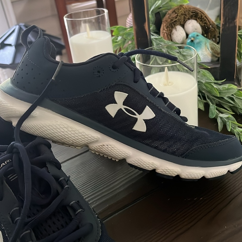 Under Armour sneakers in navy and white - Picture 4 of 11